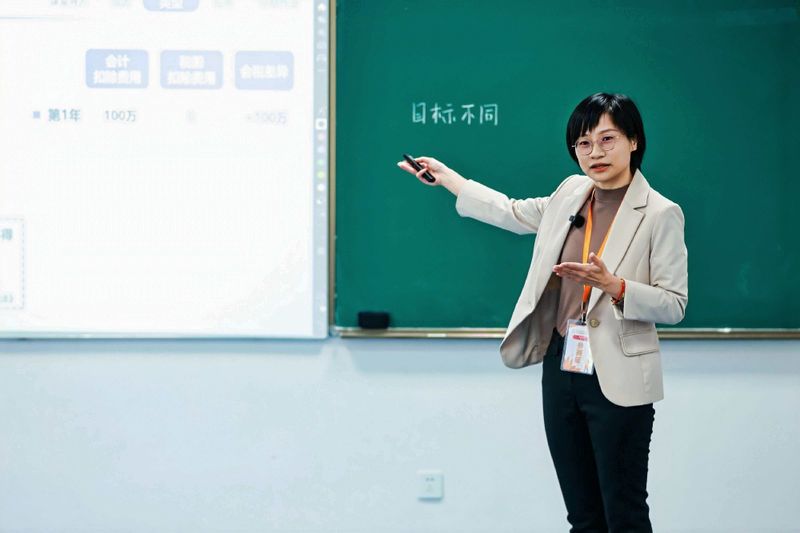 祝贺刘白璐老师在第七届上海高校...